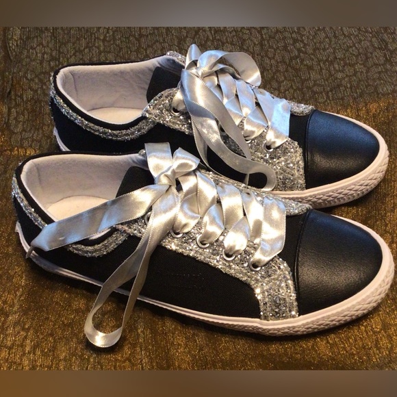 Michelle Obama glitter shoes from Franklin Mint. - Picture 3 of 5